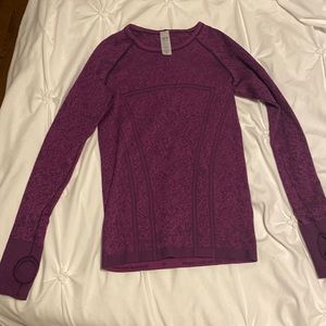 Iviva by lulu lemon long sleeve athletic size 10